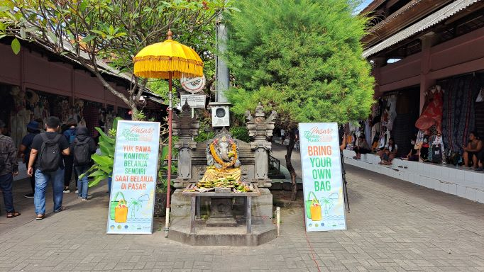 Pasar di Bali Menuju Zona Bebas Plastik (Bagian 2)