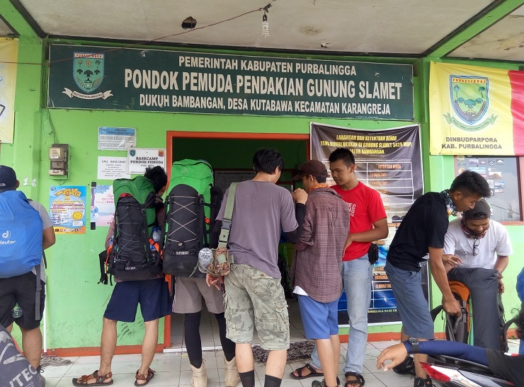Cuaca Labil, Pendaki Gunung Slamet Diminta Lebih Waspada