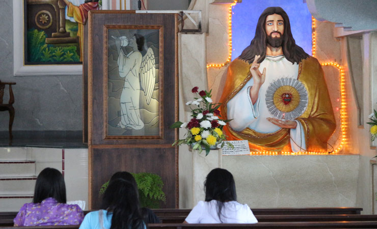 Paskah, Pengorbanan dan Teror