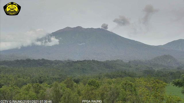 Gunung Raung Erupsi 57 Kali Dalam Waktu 6 Jam
