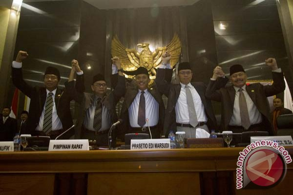 Sore Ini, Bamus DPRD DKI Tentukan HMP Ahok
