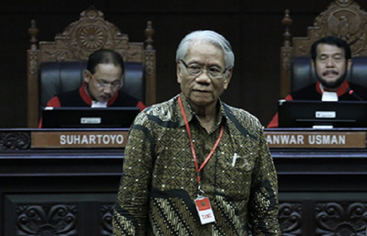 Cari Pengganti Patrialis Akbar, Harjono Pimpin Pansel MK