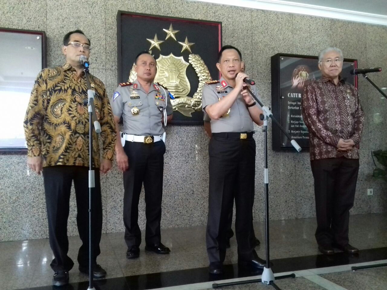 Kapolri Rapat Dengan 2 Menteri Jelang Natal