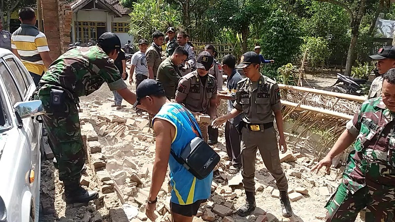 8 Rumah Rusak Akibat Gempa Situbondo