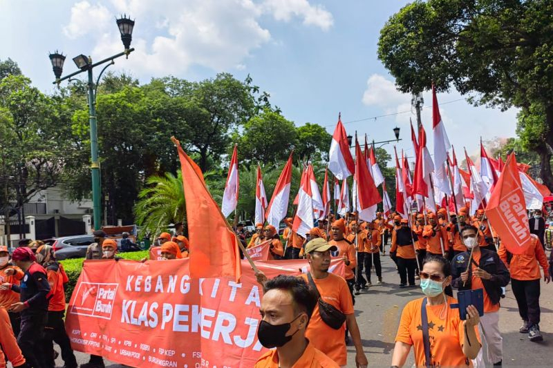 Demo Buruh 14 Januari, Tuntutan Meluas ke Kasus Marsinah dan Munir