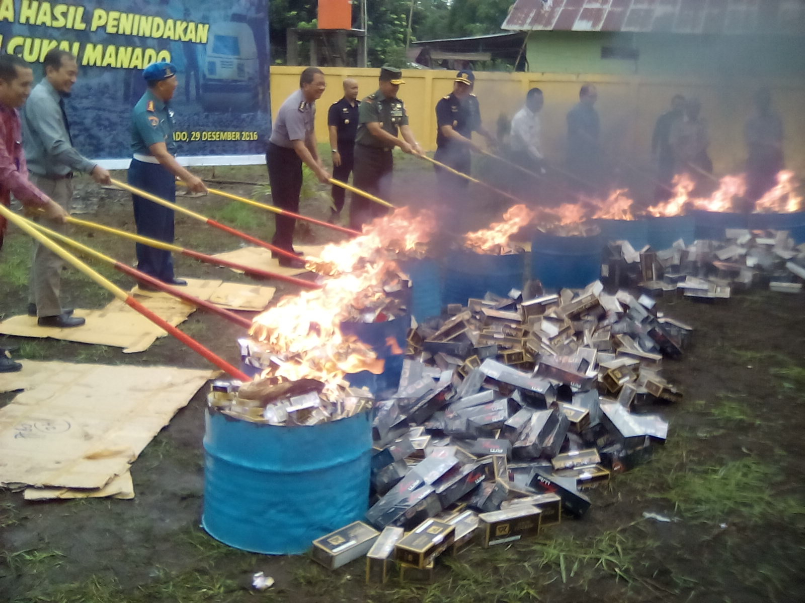 Bea Cukai Manado Musnahkan Jutaan Rokok Ilegal