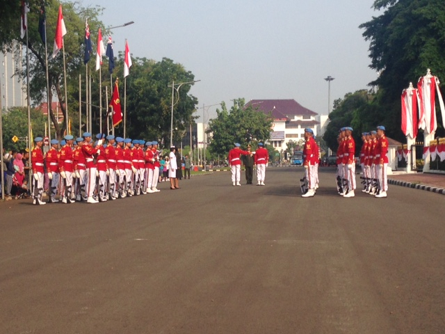 Perdana, Paspampres Lakukan Apel Ganti Jaga Istana di Muka Umum