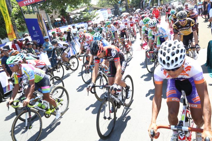 Peter Pouly Pertahankan Gelar Tour de Ijen 