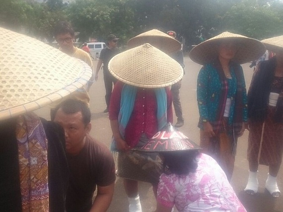 Dilobi Teten dan Jaleswari, 9 Kartini Rembang Berkeras Ngecor Kaki