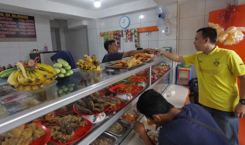 Harga Beras Naik, Warteg Kurangi Porsi Dagangan