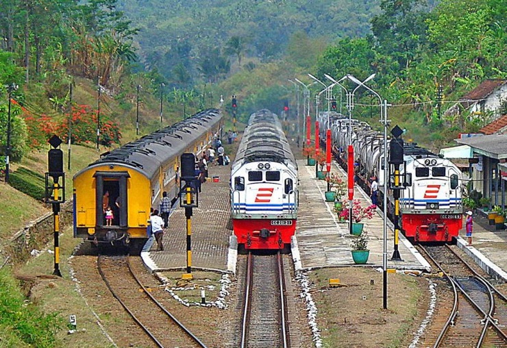 Sambut Natal Tahun Baru, PT KAI Purwokerto Siapkan 13 Kereta Tambahan