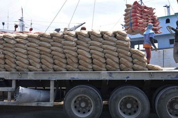 Bikin Macet, Pemkot Kupang Larang Bongkar Muat Barang di Siang Hari