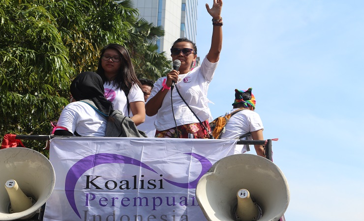 Kebaya Bernoda Darah dan Pussy Hats di Women’s March Jakarta 