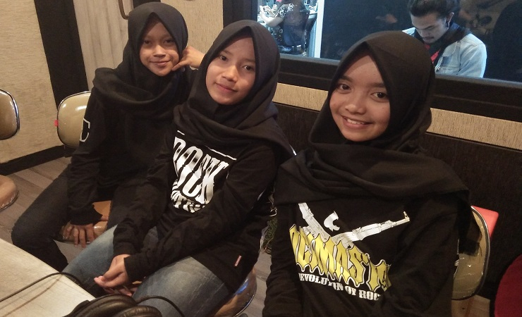 Musik Metal Pembawa Pesan Oleh dan Untuk Perempuan Muslim