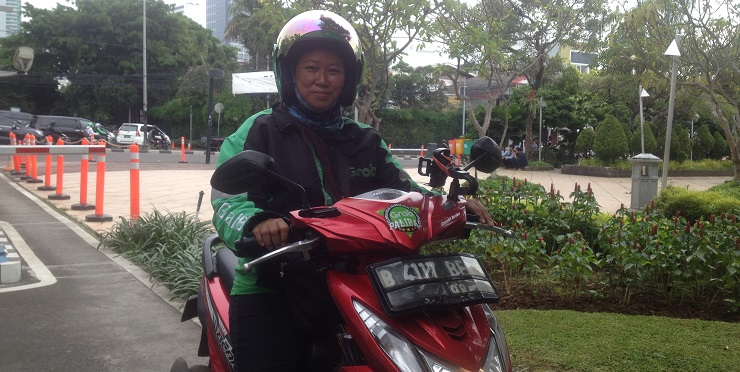 Pengemudi Ojek Online Perempuan di Jalanan Jakarta