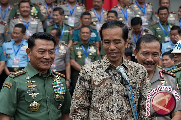 Temui Jokowi, Salim Said Ingatkan Agar TNI Tak Dilibatkan di Lembaga Sipil