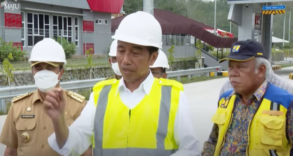 Jokowi: Kurangi Jumlah Warga yang Berobat ke Luar Negeri
