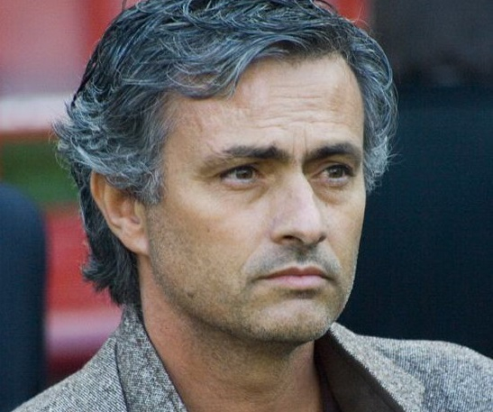 Deal Mourinho-MU Terganjal Merek Mobil dan Jam