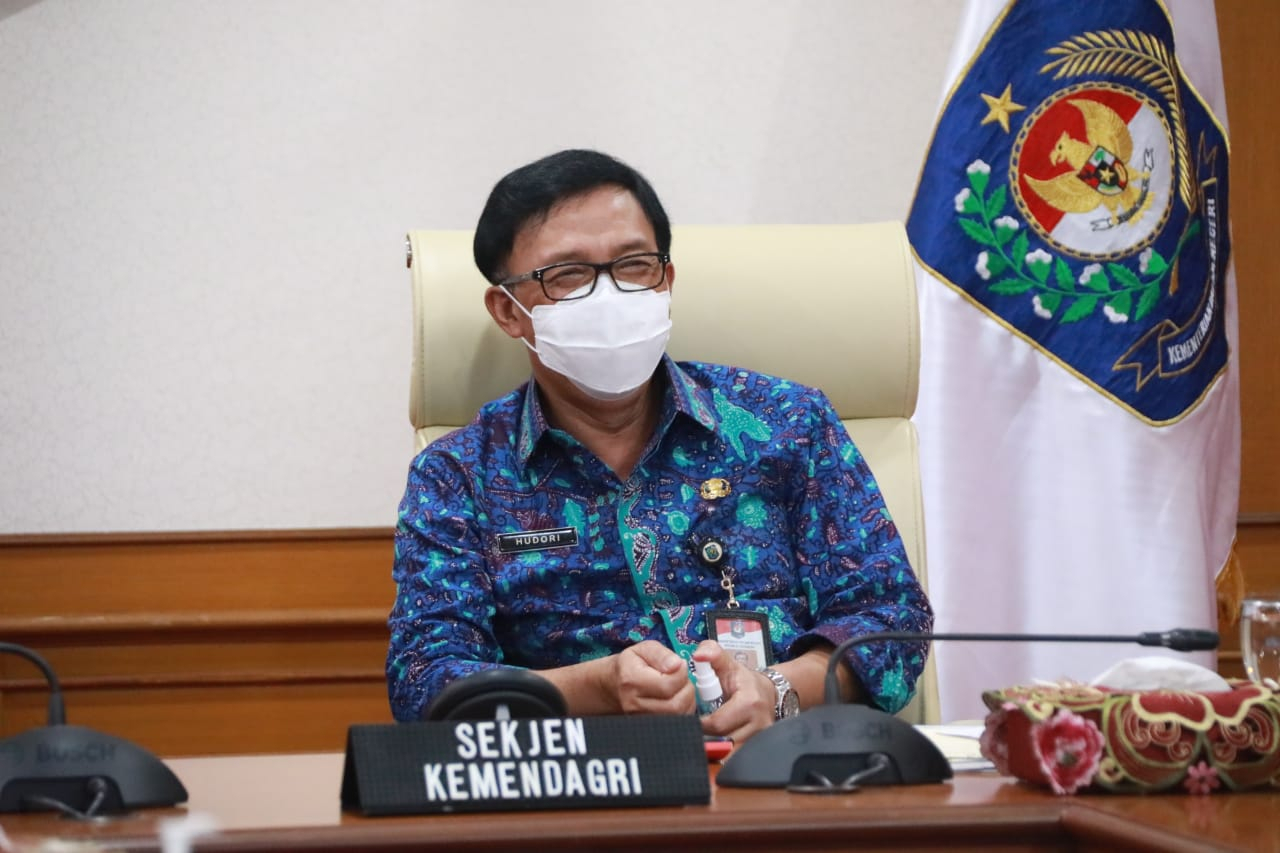 Menyambut Harganas, Kemendagri Terima Penghargaan PK21 dari BKKBN