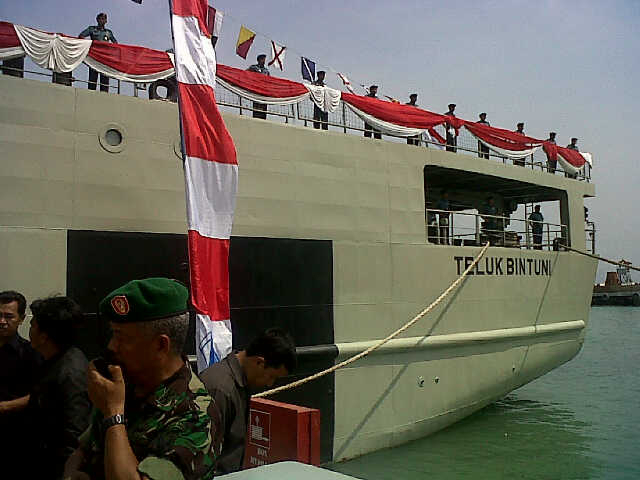 KRI Teluk Bintuni 520 Siap Dioperasikan