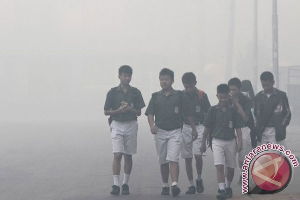 Kabut Asap Makin Pekat, Warga Diimbau Pakai Masker