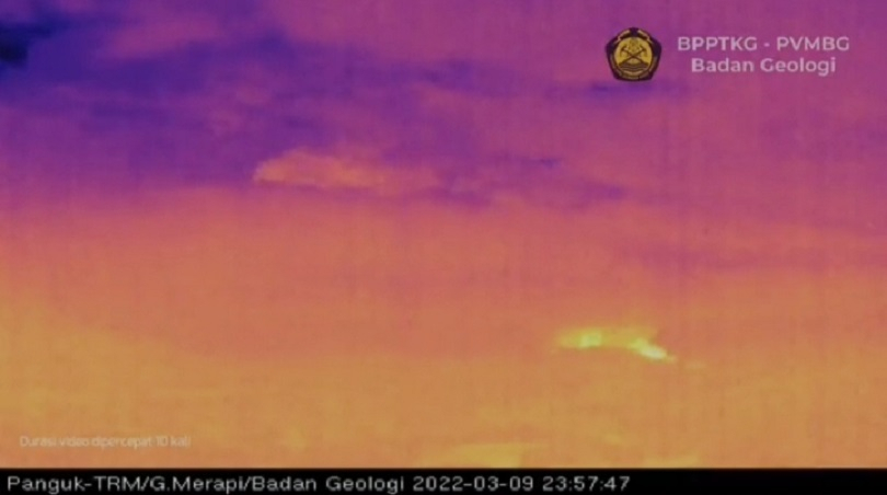 Erupsi Lima Kali, Gunung Merapi Muntahkan Awan Panas Sejauh 5 KM