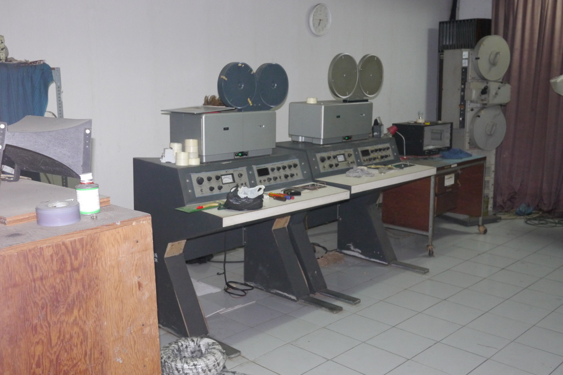 Lab Laba-laba dan Upaya Merawat Penanda Zaman 