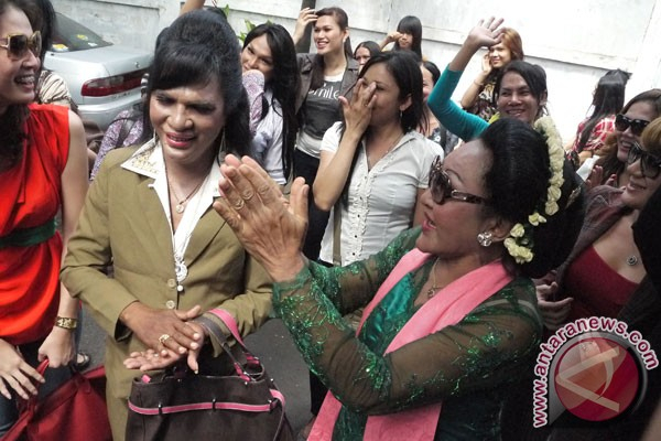 Mami Yuli: Aku Mau Tunjukkan Waria Juga Bisa 'Dilihat'