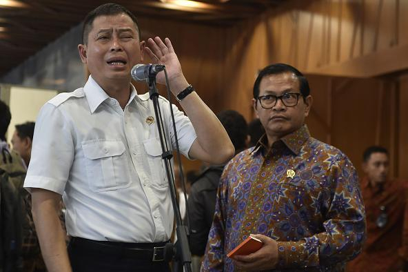 Uber dan Grab Diberi Tenggat 2 Bulan Bereskan Perizinan