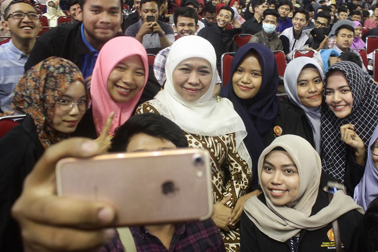 Ditanya Pilgub Jatim, Khofifah: Saya Sedang Samakan Frekuensi