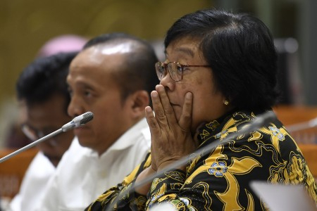 Menteri LHK Minta Aturan Impor Limbah Direvisi