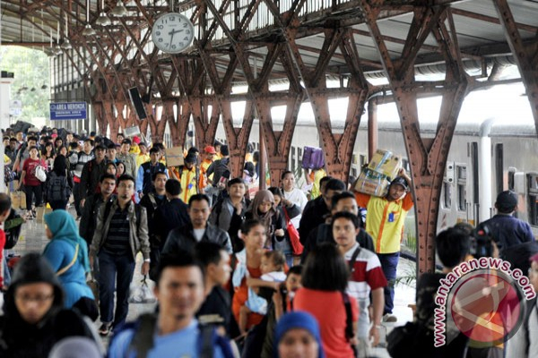 Jelang Lebaran, TNI Polri Amankan 33 Stasiun di Jateng 