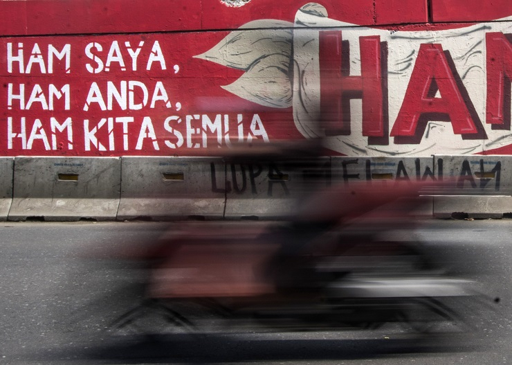 MK Tolak Uji Materi UU Pengadilan HAM