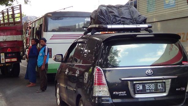 Pantura Macet Puluhan Km, Pemudik Terjebak 