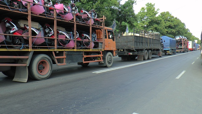 Jelang Mudik, Pantura Kian Padat dengan Truk