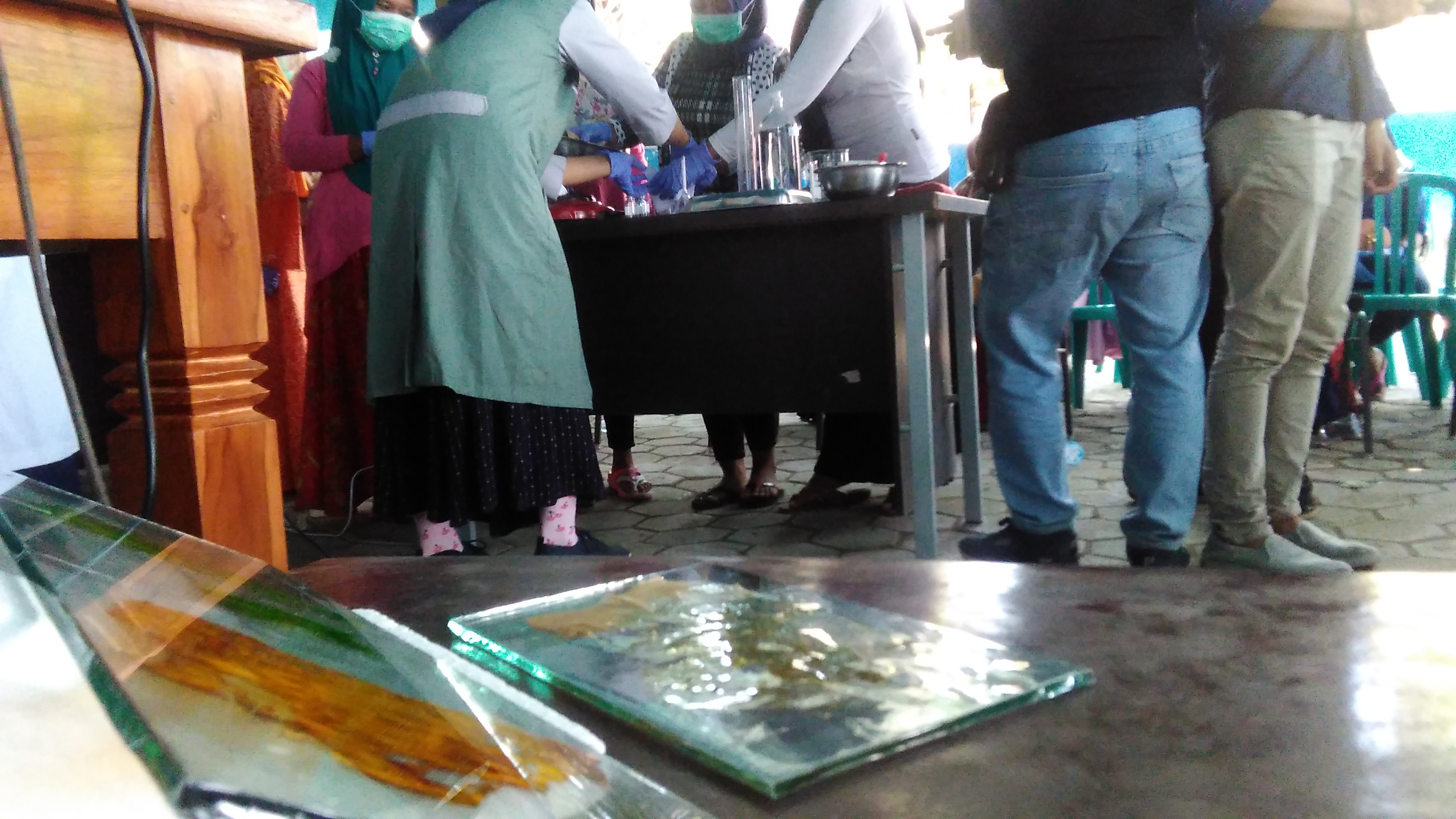 Unej Latih Warga Desa Buat Plastik Ramah Lingkungan dari Tongkol Jagung