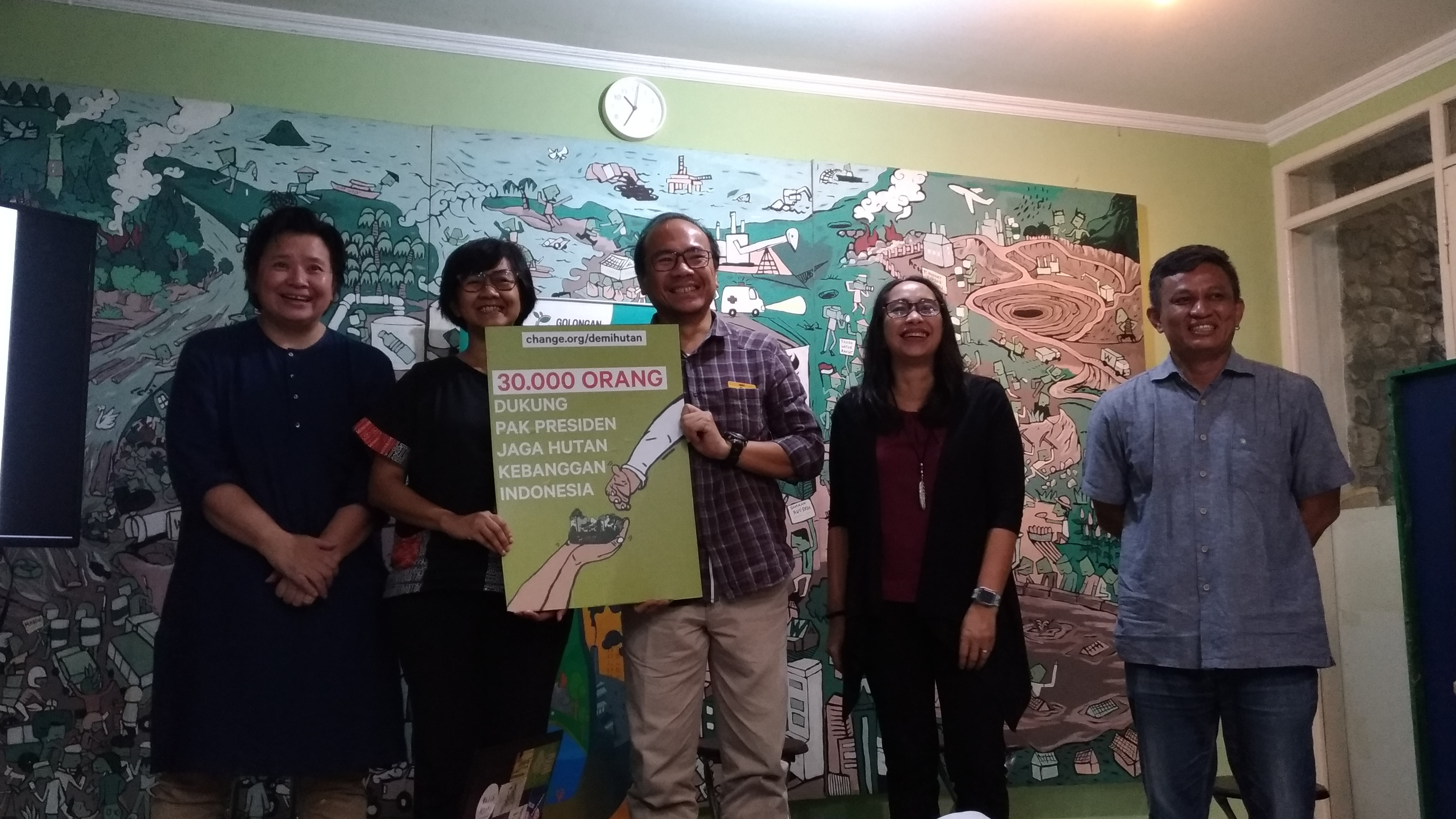 Pidato Pelantikan, Jokowi Didesak Sampaikan Penyelamatan Hutan