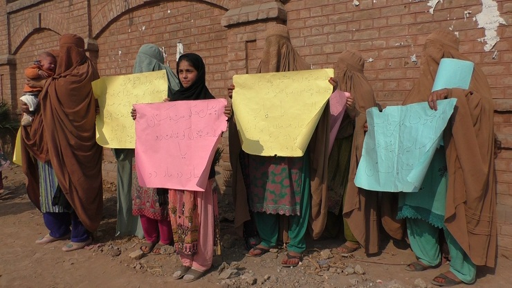 Families split by Pakistan-Afghanistan border