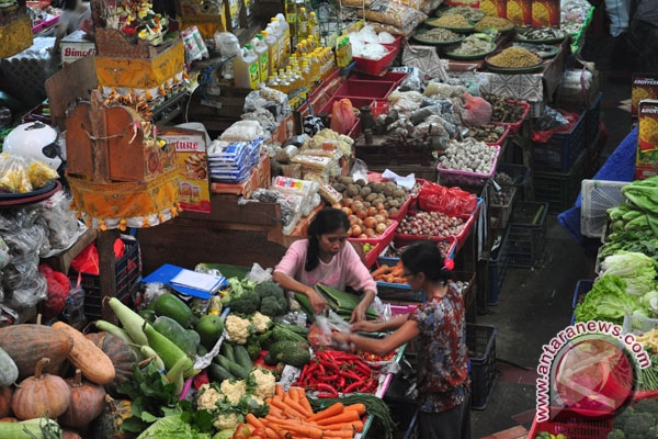 Kalah Saing Pedagang  Pasar Jajag Banyuwangi Gulung Tikar