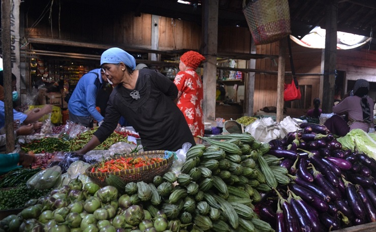 Harga Bawang Merah Naik, Tomat Terjun Bebas