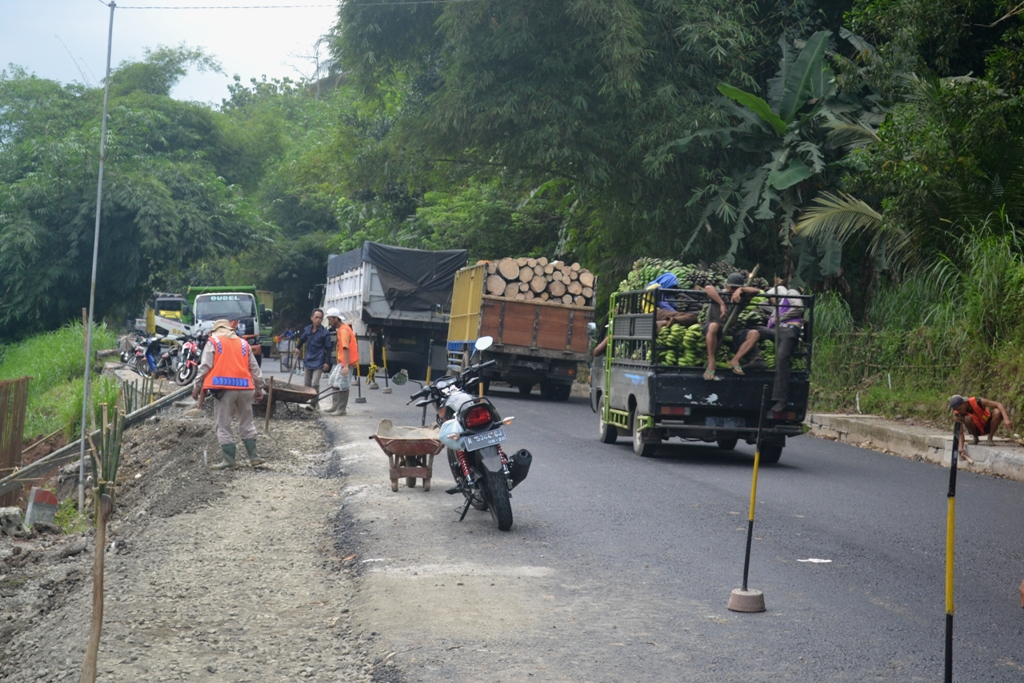 Jelang Lebaran, Pelebaran Jalur Lintas Selatan Jateng Dikebut