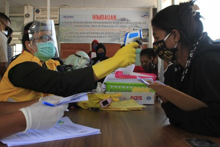 Tak Punya Biaya  Rapid Test, 10 Warga  Sepekan Tertahan di Pelabuhan Karingau  Balikpapan