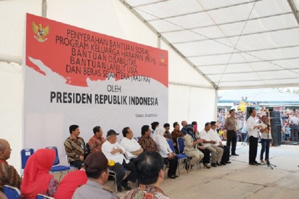 Jokowi Optimistis Jalan Tol Pertama di Kalimantan Selesai 2018