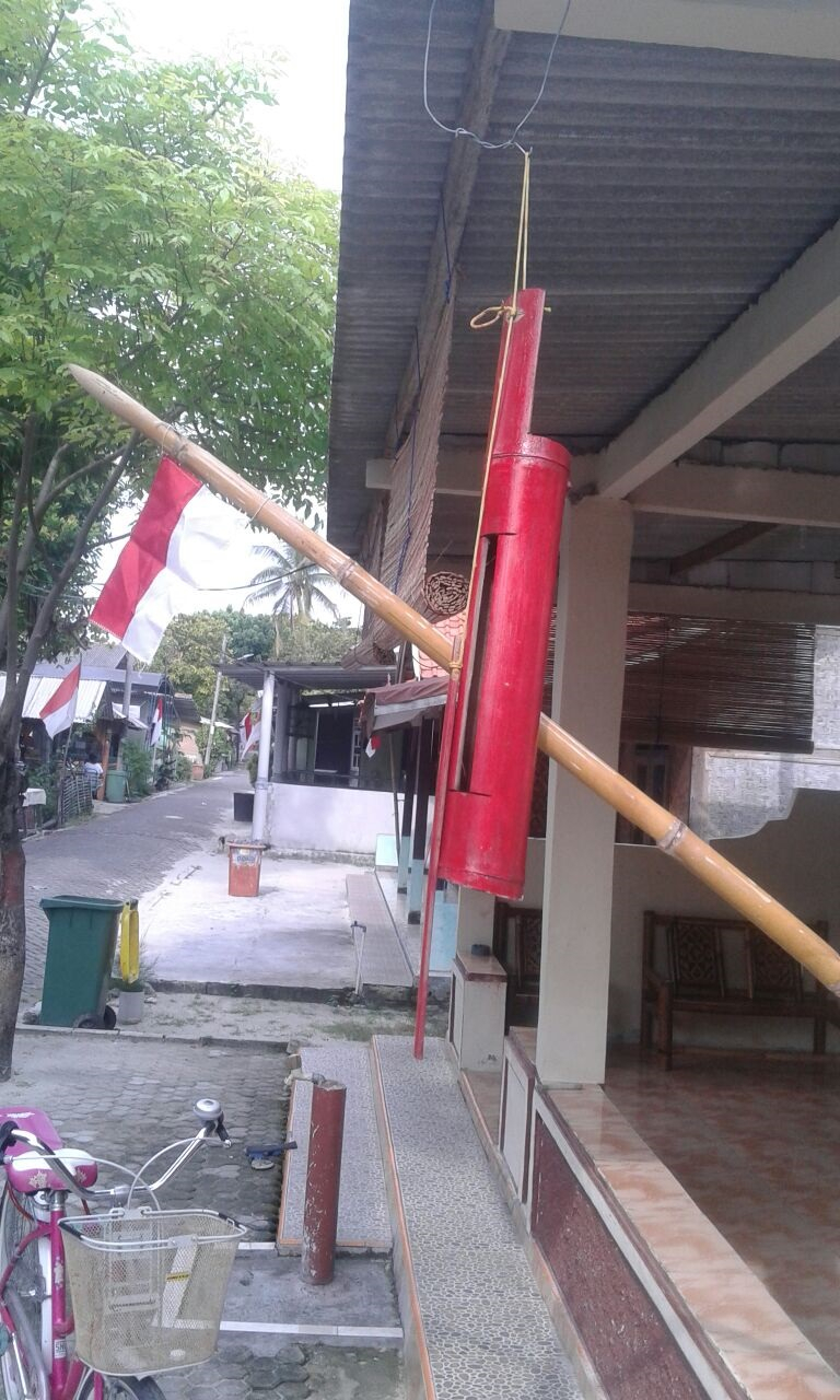 Warga Pulau Pari Pasang Bambu Runcing Tolak Privatisasi