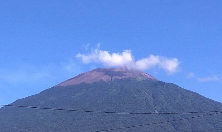 PVMBG: Waspada Gunung Slamet!