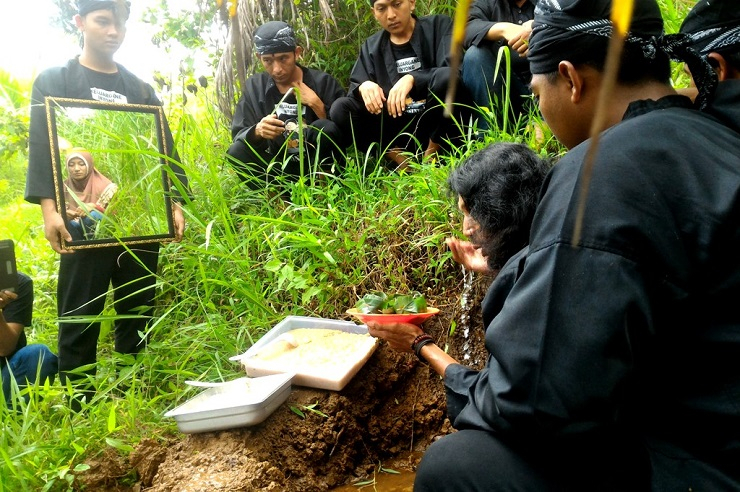 Seniman Banyumas Protes Dampak Proyek Geothermal Lereng Slamet