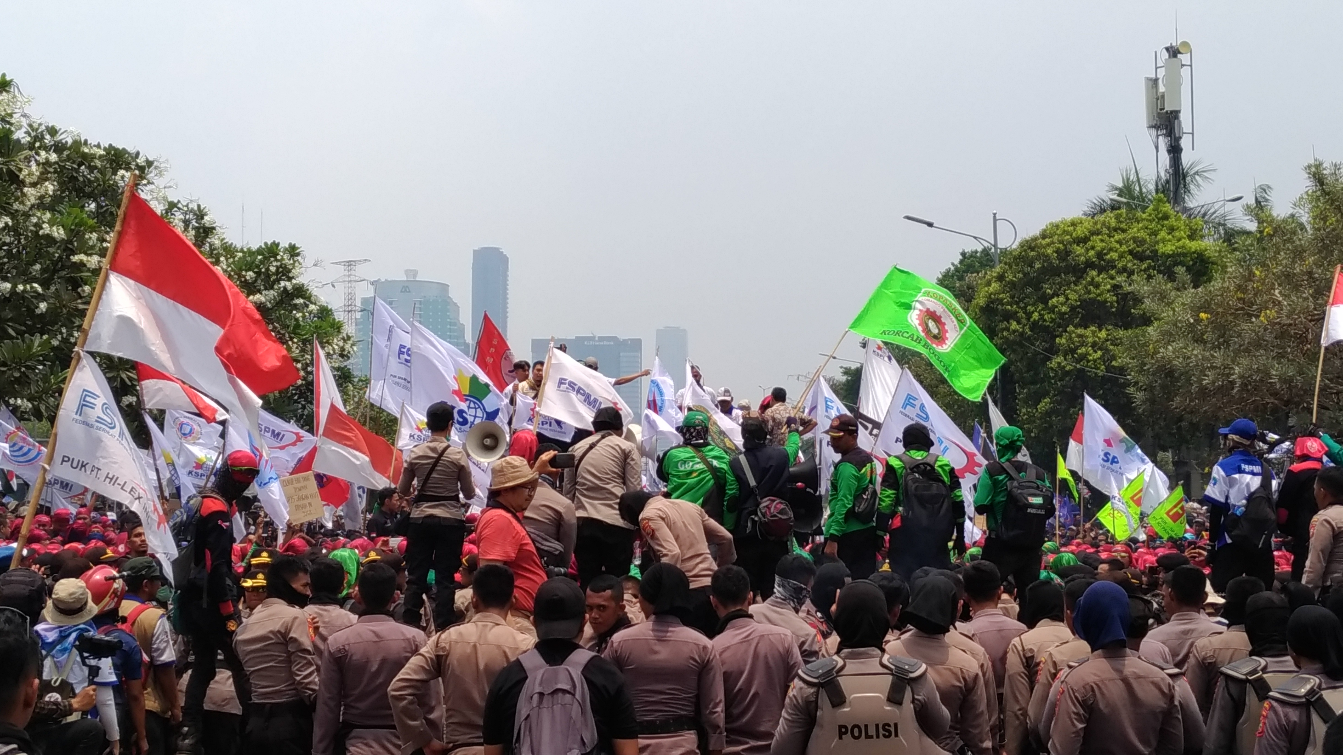 Demo Buruh, Anggota DPR Janji Sampaikan Aspirasi
