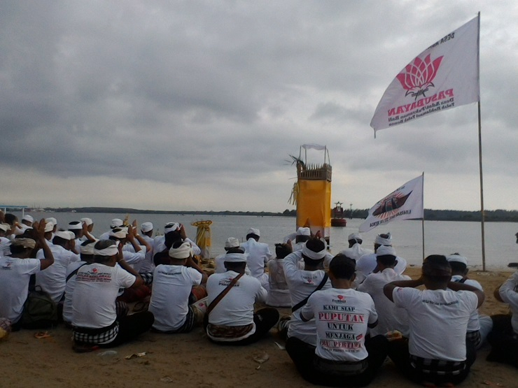 Tolak Reklamasi, For Bali Gelar Doa di 5 Titik Teluk Benoa