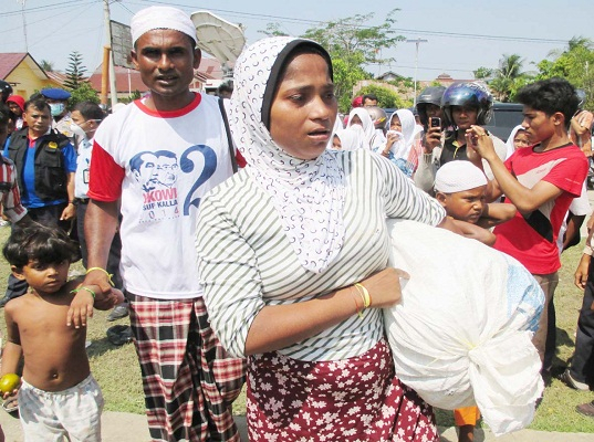 Myanmar Selamatkan 700 Lebih Manusia Perahu