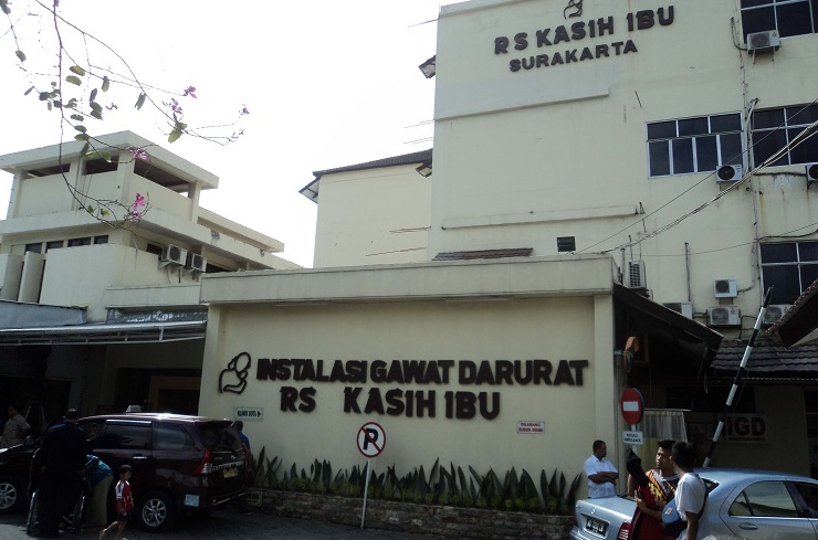 Ibunda Jokowi Jalani Operasi Sinusitis
